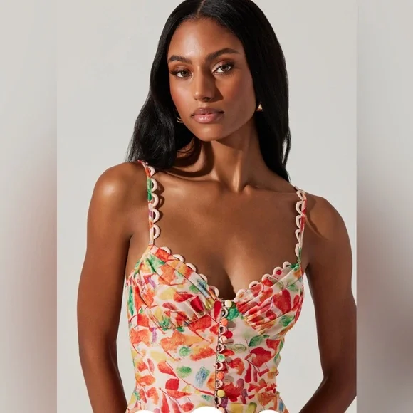 NEW ASTR The Label Tazia Floral Button Front Tiered Maxi Dress Size Large - Picture 2 of 11